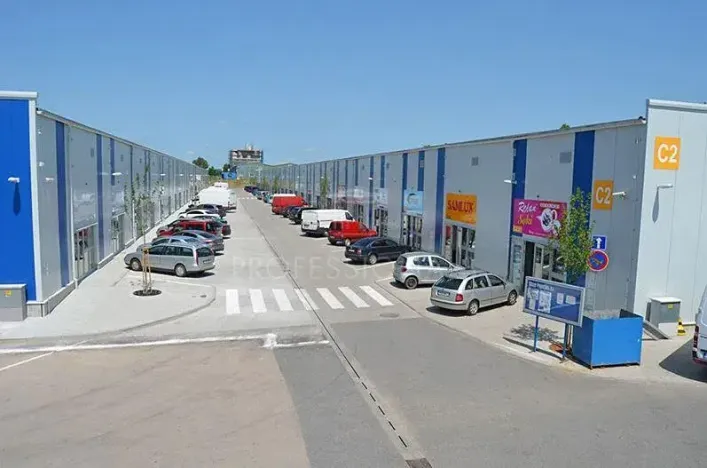 Pronájem kanceláře, Praha - Malešice, Tiskařská, 206 m2