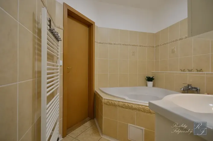 Prodej bytu 2+1, Chlumec, Stradovská, 64 m2