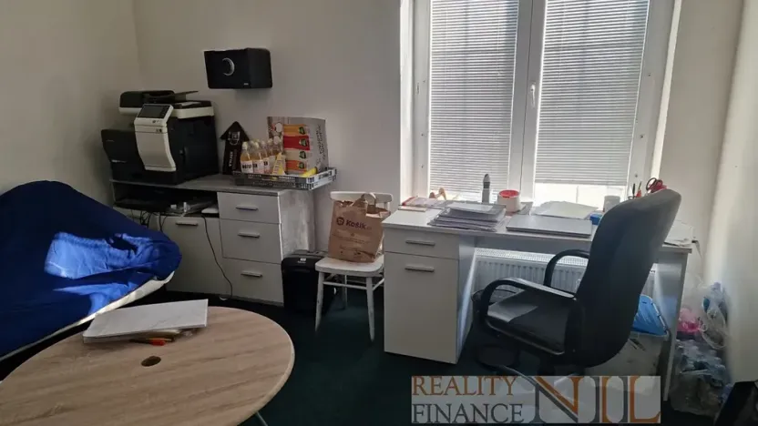 Pronájem skladu, Plzeň, 1074 m2