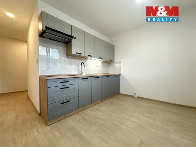 Pronájem bytu 3+1, Klášterec nad Ohří, Dlouhá, 80 m2