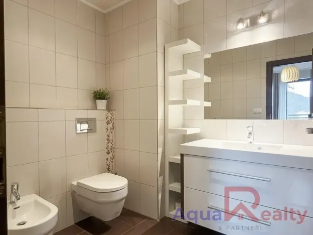 Prodej bytu 2+kk, Karlovy Vary, Libušina, 70 m2