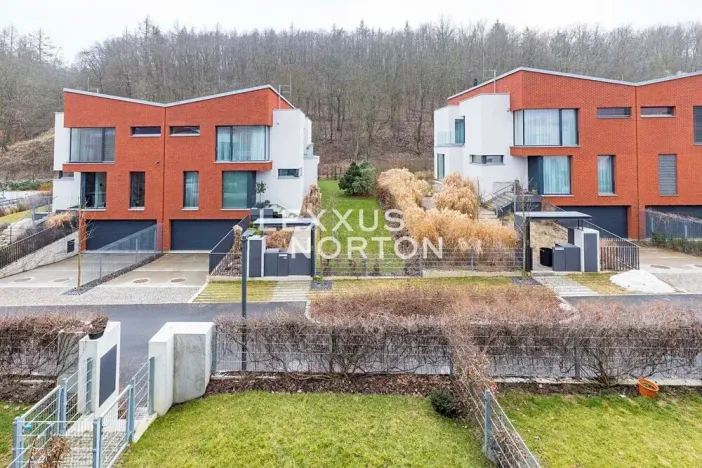 Pronájem rodinného domu, Praha - Dejvice, V Šáreckém údolí, 190 m2