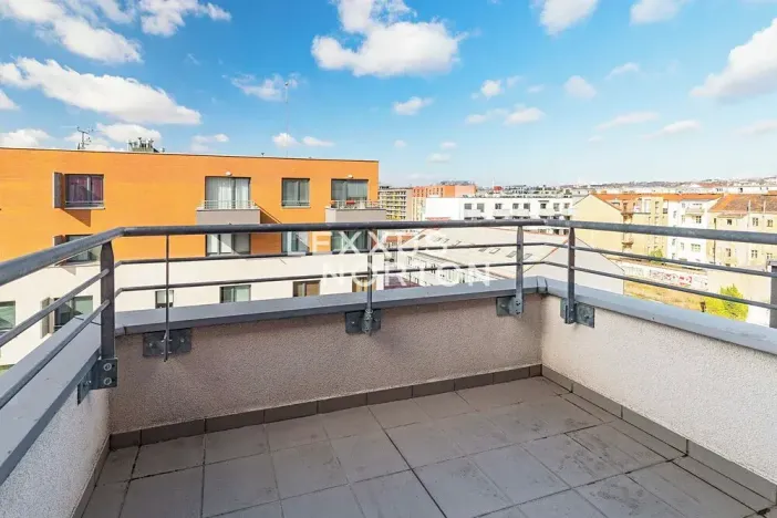 Pronájem bytu 2+kk, Praha - Holešovice, V háji, 52 m2