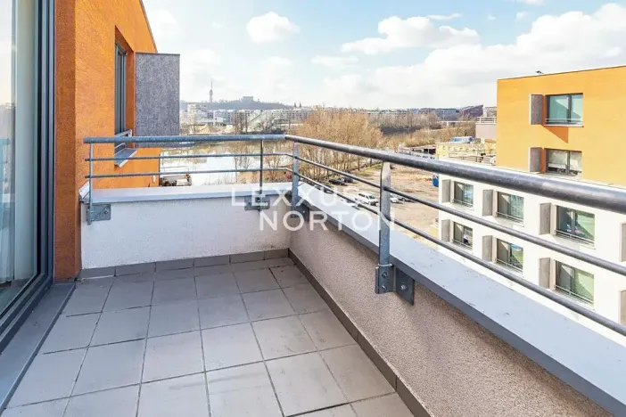 Pronájem bytu 2+kk, Praha - Holešovice, V háji, 52 m2