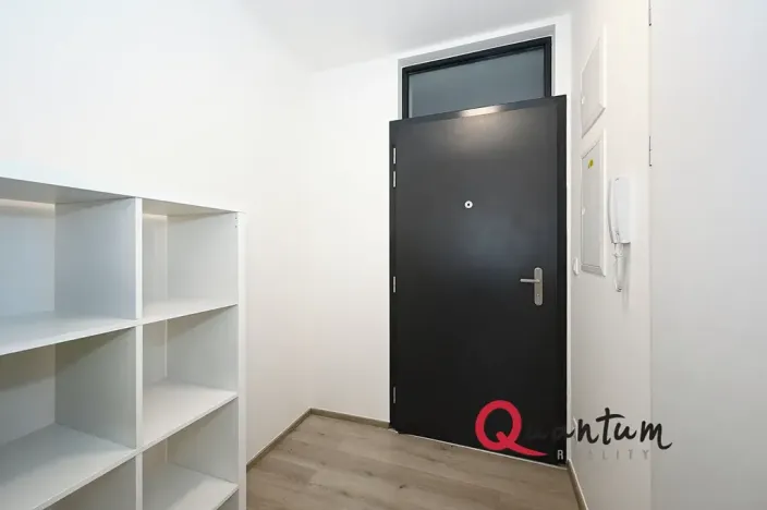 Pronájem bytu 1+kk, Praha - Malešice, Nad úžlabinou, 27 m2