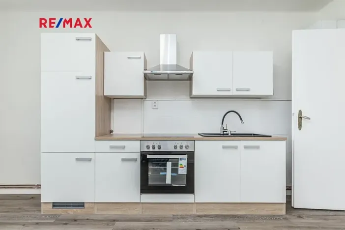 Prodej bytu 1+1, Čistá, nám. Václavské, 43 m2