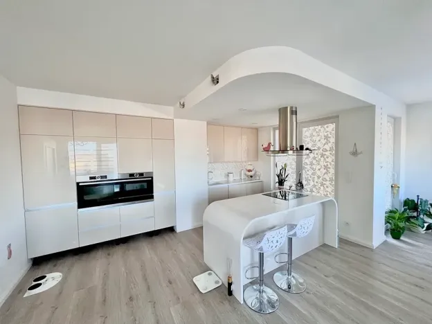 Pronájem bytu 4+kk, Praha - Strašnice, Zvěřinova, 117 m2