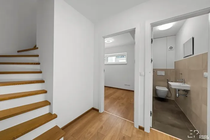 Pronájem rodinného domu, Praha - Vinoř, Lipoltická, 114 m2