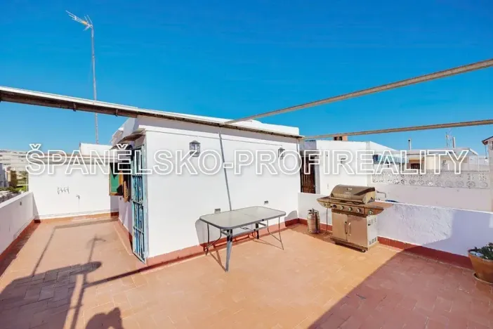 Prodej vícegeneračního domu, Alicante, Španělsko, 78 m2