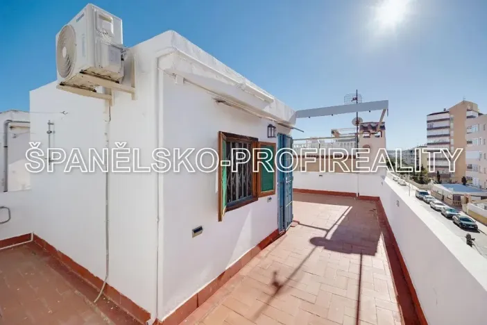 Prodej vícegeneračního domu, Alicante, Španělsko, 78 m2