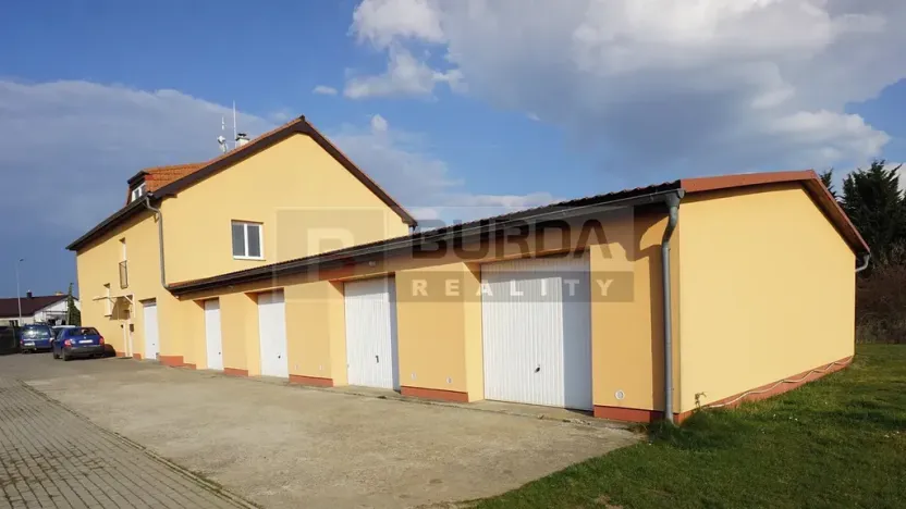 Pronájem kanceláře, Neratovice, 514 m2