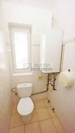 Pronájem kanceláře, Neratovice, 514 m2