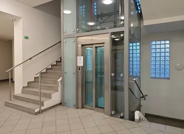 Pronájem bytu 1+kk, Praha, Českomoravská, 42 m2