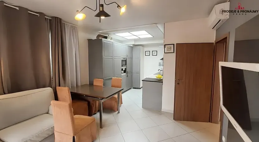 Pronájem bytu 2+kk, Praha - Vysočany, Pod Harfou, 55 m2