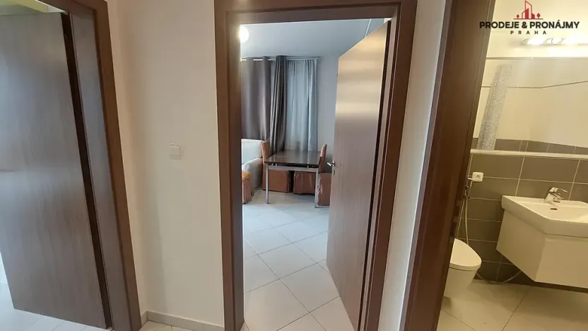 Pronájem bytu 2+kk, Praha - Vysočany, Pod Harfou, 55 m2