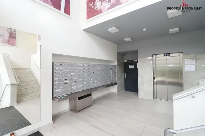 Pronájem bytu 2+kk, Praha - Vysočany, Pod Harfou, 55 m2