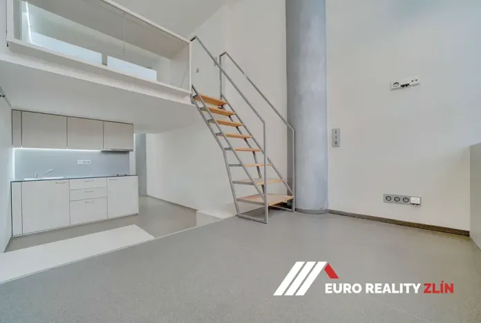 Prodej bytu 1+kk, Zlín, J. A. Bati, 28 m2