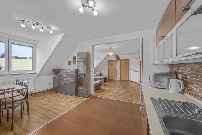 Prodej bytu 3+1, Teplice, U Hadích lázní, 73 m2