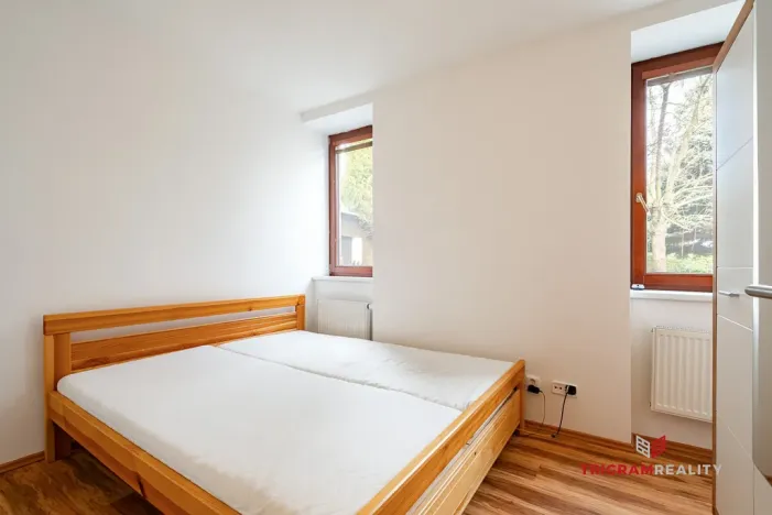 Pronájem bytu 2+kk, Hradec Králové - Roudnička, Roudničská, 41 m2