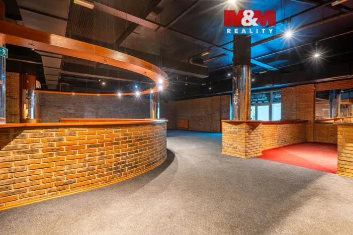 Prodej obchodního prostoru, Praha, Trnkovo náměstí, 324 m2