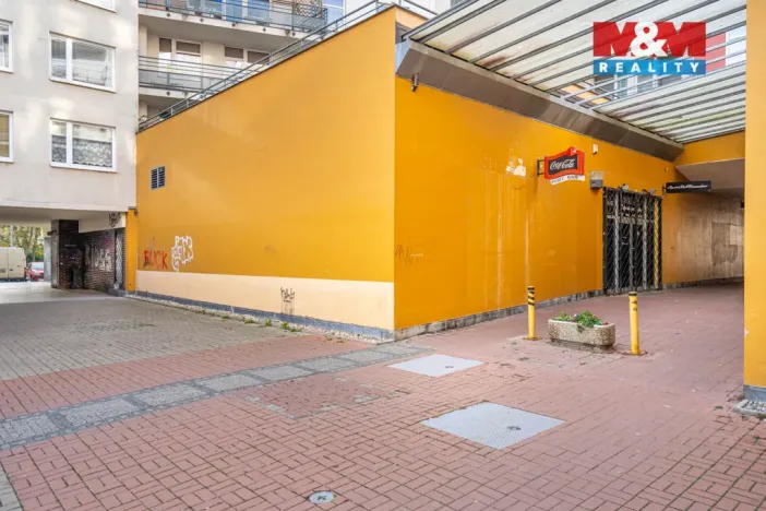 Prodej obchodního prostoru, Praha, Trnkovo náměstí, 324 m2