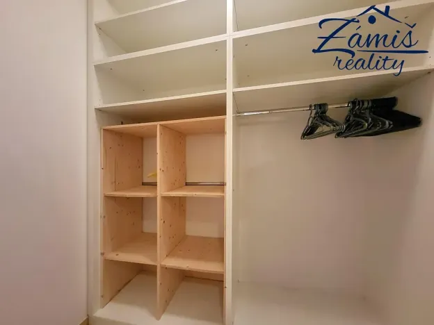 Pronájem bytu 2+kk, Kladno, Generála Selnera, 48 m2