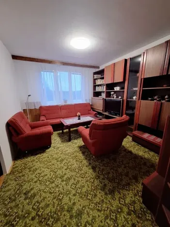 Pronájem bytu 2+1, Hrádek, 1. máje, 60 m2