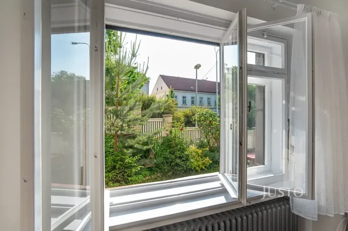 Pronájem bytu 1+kk, Praha - Dejvice, České družiny, 43 m2