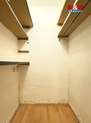 Pronájem bytu 1+kk, Plzeň - Jižní Předměstí, Němejcova, 33 m2