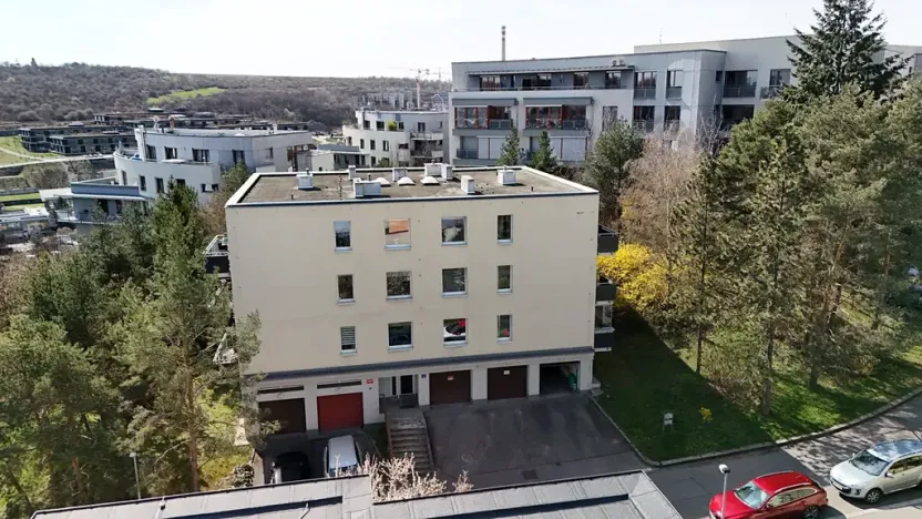 Prodej garáže, Praha - Smíchov, Štorkánova, 17 m2