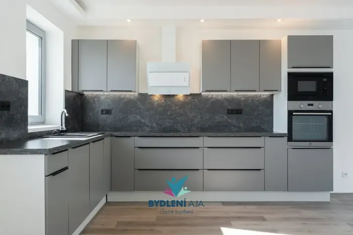 Prodej rodinného domu, Dubí, V Aleji, 206 m2