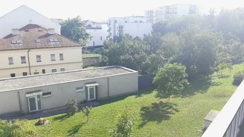 Pronájem bytu 1+kk, Brno, Kosmova, 40 m2