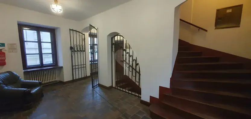 Pronájem kanceláře, Praha - Staré Město, Týnská, 122 m2