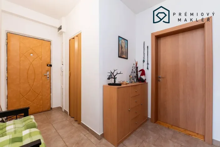 Prodej bytu 3+1, Bystřany, Pražská, 79 m2