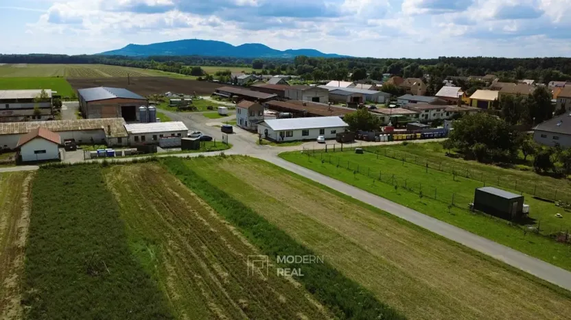 Prodej pozemku pro bydlení, Ivaň, 715 m2