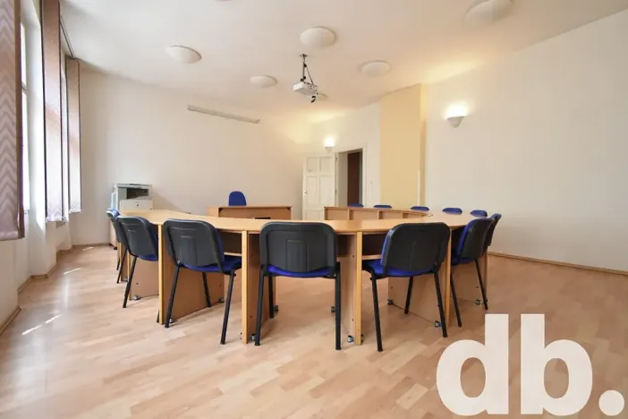 Pronájem kanceláře, Karlovy Vary, T. G. Masaryka, 75 m2