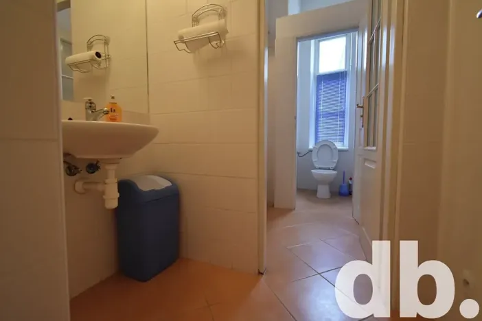 Pronájem kanceláře, Karlovy Vary, T. G. Masaryka, 75 m2