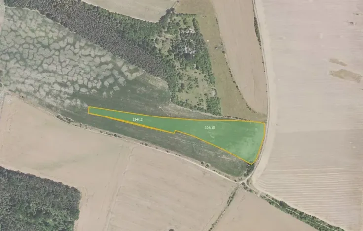 Prodej pole, Uhy, 19159 m2