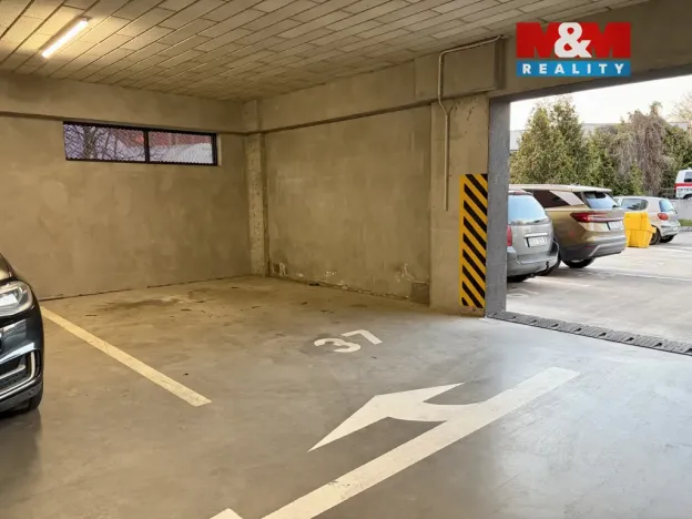 Prodej garážového stání, Pardubice - Zelené Předměstí, Rokycanova, 17 m2