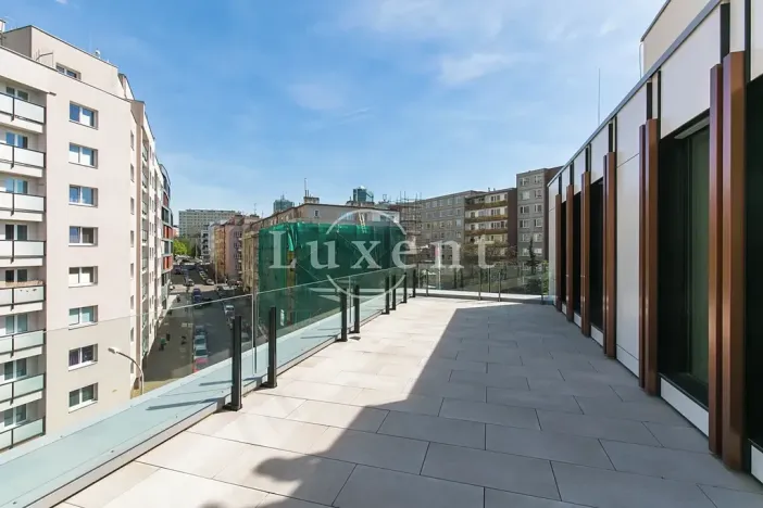 Pronájem kanceláře, Praha - Nusle, Lomnického, 208 m2