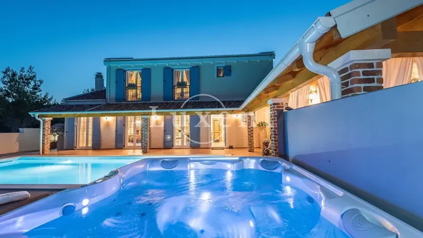 Prodej vily, Zadar, Chorvatsko, 410 m2