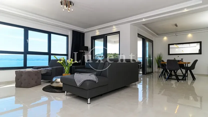 Prodej vily, Omiš, Chorvatsko, 460 m2