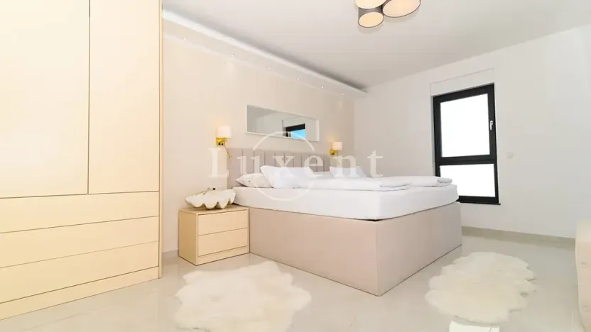 Prodej vily, Omiš, Chorvatsko, 460 m2