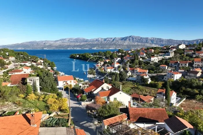 Prodej vícegeneračního domu, Splitska, Chorvatsko, 190 m2