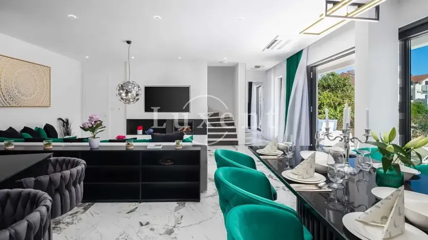 Prodej vily, Rogoznica, Chorvatsko, 200 m2