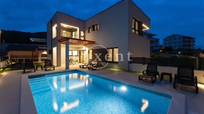 Prodej rodinného domu, Trogir, Chorvatsko, 200 m2