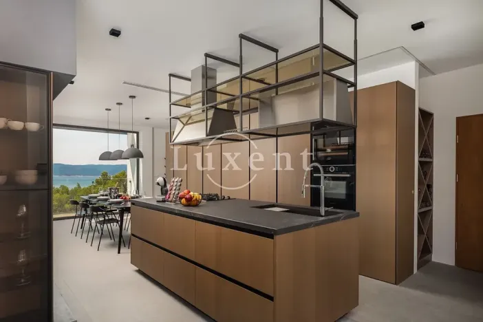 Prodej vily, Omiš, Chorvatsko, 298 m2