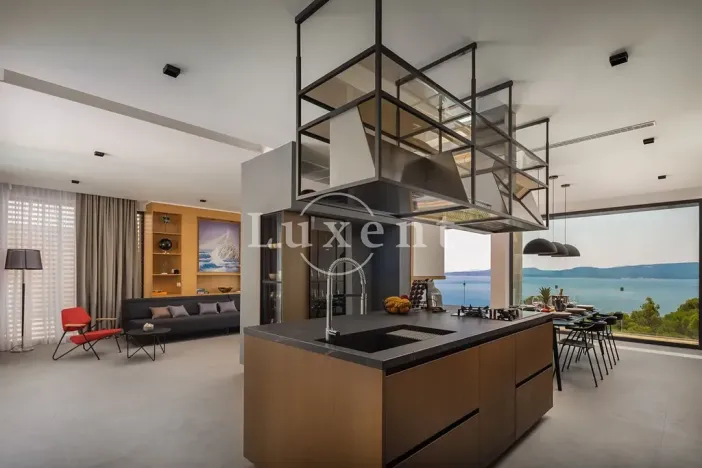 Prodej vily, Omiš, Chorvatsko, 298 m2