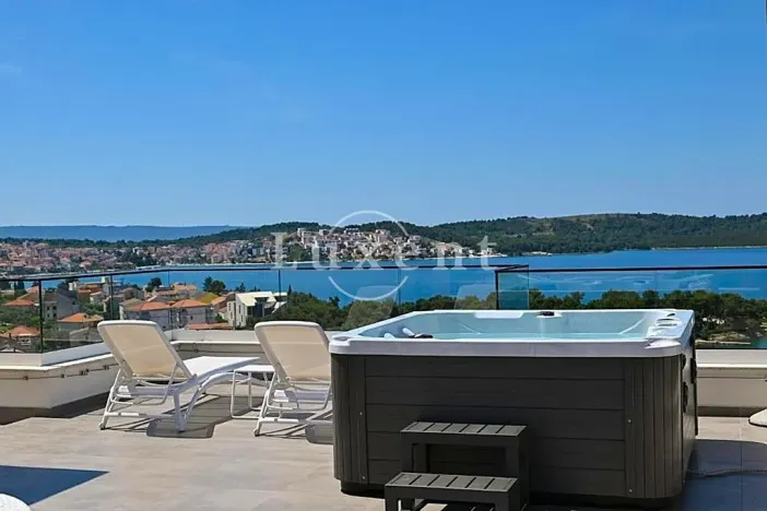 Prodej bytu 3+kk, Trogir, Chorvatsko, 61 m2