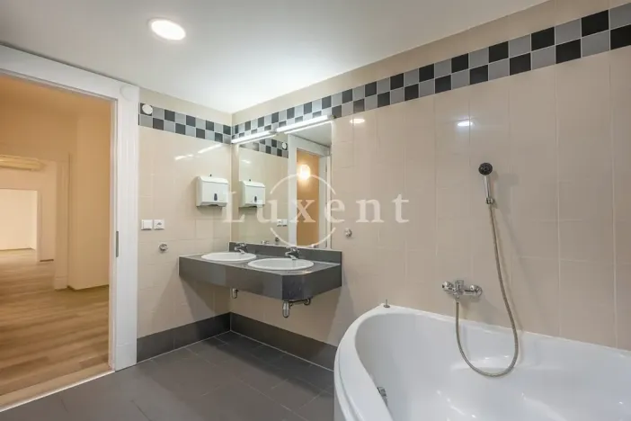 Pronájem kanceláře, Praha - Nové Město, Václavské náměstí, 156 m2